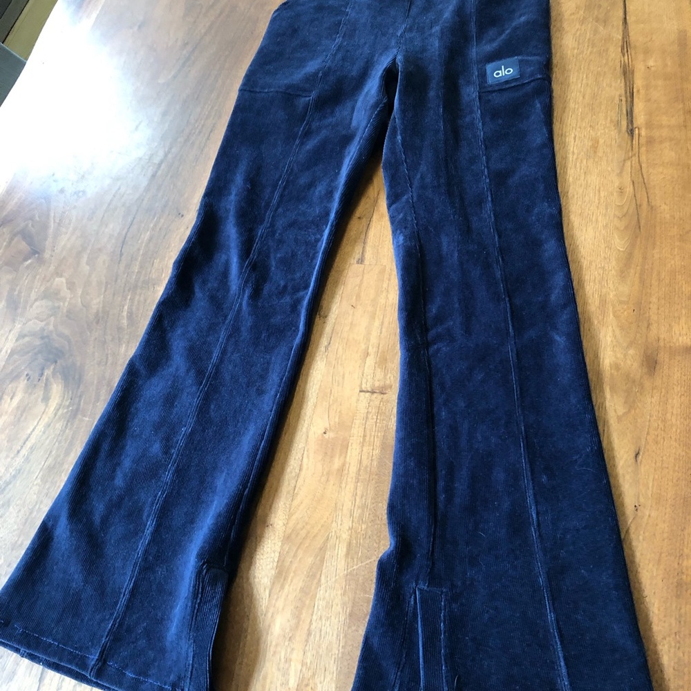 Alo Corduroy two piece set, brand new no tags! - Picture 4 of 4